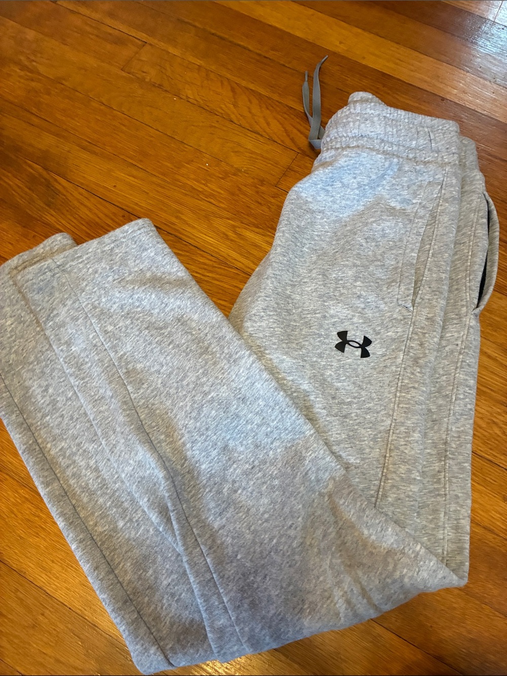 Under Armour Men’s small Light Gray Heather Jogger Sweatpants